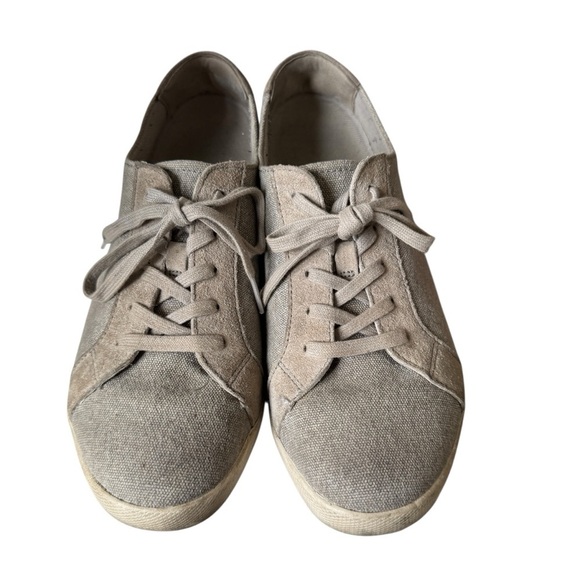 Dansko Olisa Sneaker in Stone Canvas, Size 40 (9.5-10) - Picture 3 of 8